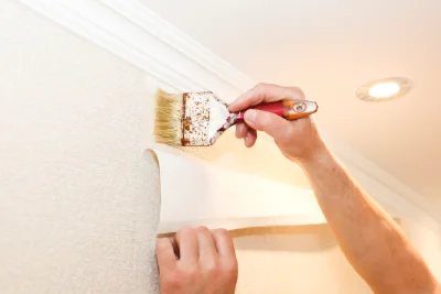 Pose de papier peint à Grâces — revêtements muraux et toiles de verre